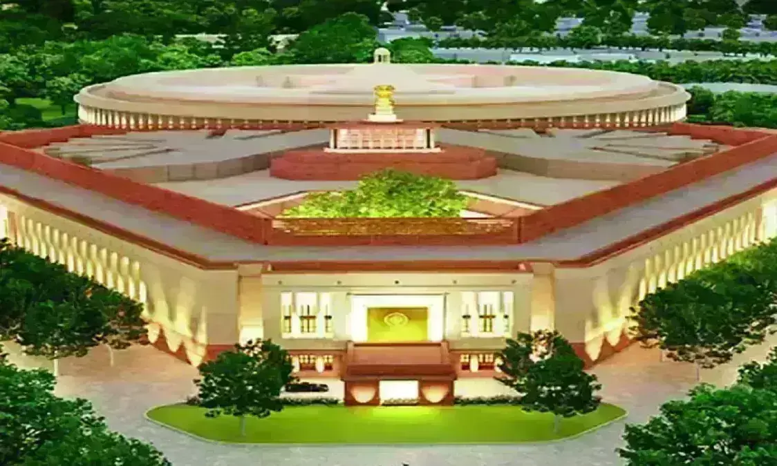 महाराष्ट्र के छोटे शहरों से सीधे मुंबई के लिए विमान सेवा शुरू कराई जाए, दिग्विजय का आयोग पर निशाना