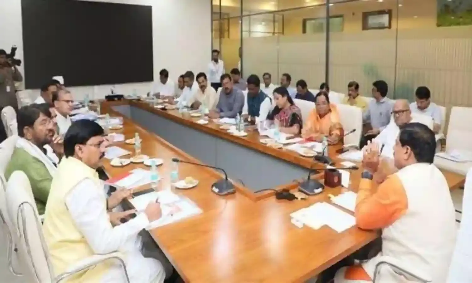 सरकार की योजनाओं का लाभ जन-जन तक पहुँचाएं विधायक - मुख्यमंत्री डॉ. यादव