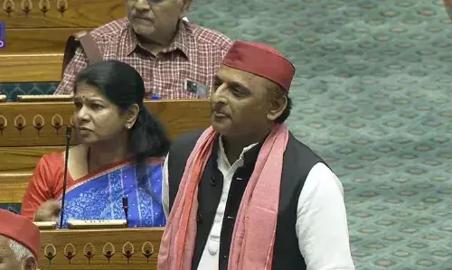 अखिलेश यादव ने शायराना ढंग से लोकसभा में भाषण देते हुए सरकार पर कसा तंज