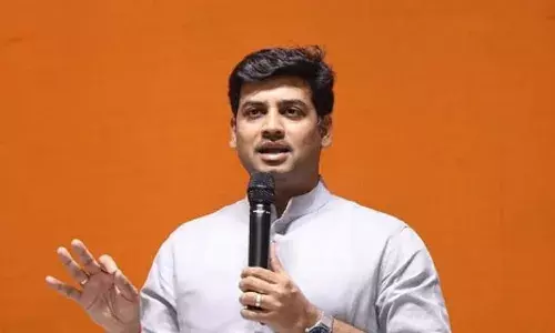सांसद शिंदे ने कहा - भले ही कांग्रेस के आंकडे कम हैं, लेकिन उसकी अकड़ बढ़ गई है