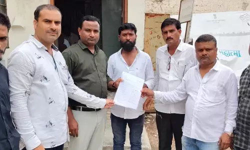 अमरावती में बढ़ रहा डेंगू का प्रकोप , युवक की मृत्यु के बाद भड़के नागरिक अमरावती में बढ़ रहा डेंगू का प्रकोप , युवक की मृत्यु के बाद भड़के नागरिक