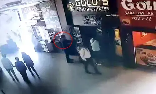 मनसे नेता अंधेवार की पीठ पर दागी गोलियां , डाक्टरों ने किया नागपुर रेफर