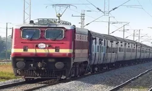 ट्रेन से गिरकर यात्री की मौत, बिहार से बेंगलुरु जाने के दौरान दर्दनाक हादसा