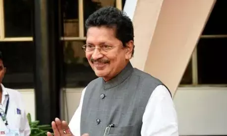 दीपक केसरकर ने कहा - चंद्रपुर की तत्कालीन शिक्षणाधिकारी को निलंबित करेंगे