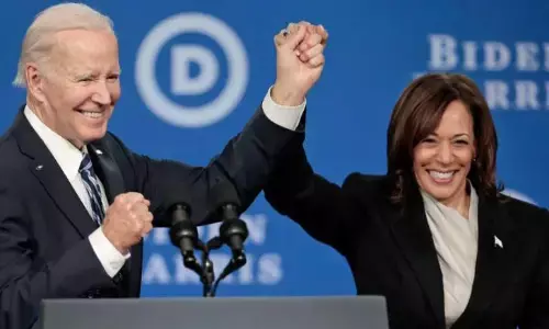 बढ़ती उम्र के चलते बाइडेन की उम्मीदवारी पर मंडराया संकट, कमला हैरिस डेमोक्रेट पार्टी की प्रबल दावेदार