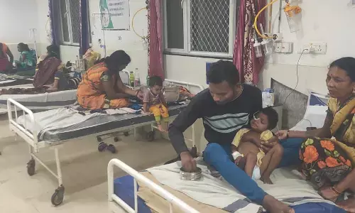 तेज बुखार, सर्दी-खांसी के साथ उल्टी-दस्त के बढ़े मरीज, जिला अस्पताल की ओपीडी में मरीजों की लम्बी कतार, वार्ड भी फुल