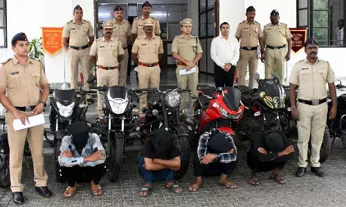आर्वी पुलिस ने 18 बाइक के साथ बाइक चोरी करने वाले गिरोह को किया गिरफ्तार
