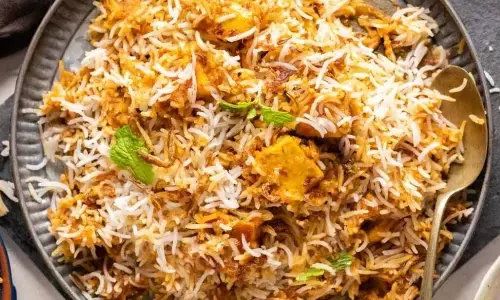 बिरयानी डे के मौके पर घर पर बनाएं पनीर बिरयानी, इस आसान रेसिपी से