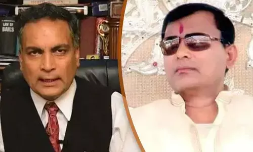 हादसे पर अब भोले बाबा के वकील एपी सिंह ने किया नया खुलासा, कहा - सत्संग में जहरीले स्प्रे की वजह से लोगों की गई जान