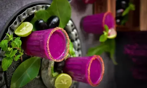 बारिश के मौसम में इस तरह से घर पर बनाएं जामुन शोट्स, पार्टी का मजा होगा दोगुना