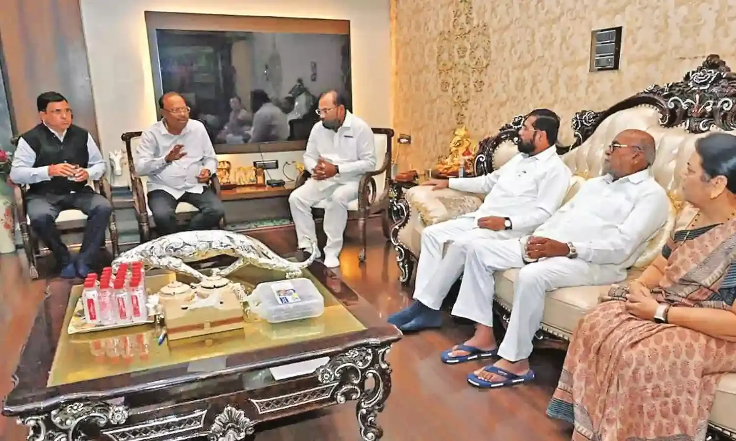 घोटाले पर कांग्रेस को बोलने का अधिकार नहीं, शिंदे बोले - कमीशन और करप्शन इनकी कार्य पद्धति