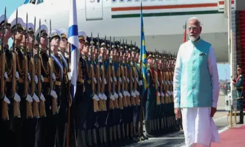 गार्ड ऑफ ऑनर के साथ हुआ स्वागत, रात में पुतिन के साथ करेंगे प्राइवेट डिनर