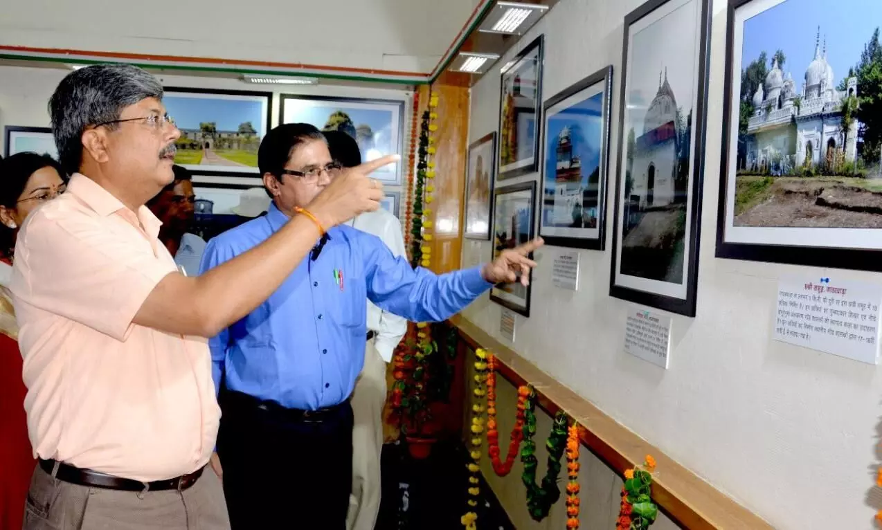 गोंड राजाओं के शासन, मध्यकालीन स्मारकों के दर्शन का अनूठा अवसर, छायाचित्रों की प्रदर्शनी का शुभारंभ, 16 जुलाई तक खुली रहेगी, प्रवेश नि:शुल्क गोंड राजाओं के शासन, मध्यकालीन स्मारकों के दर्शन का अनूठा अवसर, छायाचित्रों की प्रदर्शनी का शुभारंभ, 16 जुलाई तक खुली रहेगी, प्रवेश नि:शुल्क