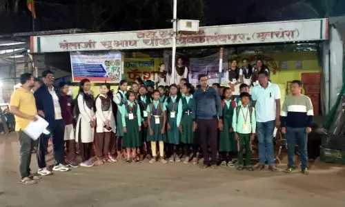 विद्यार्थी 4 कि.मी. पैदल चलकर पहुंच रहे स्कूल, सुबह से निकलकर रात 8 से 9 बजे लौट रहे घर