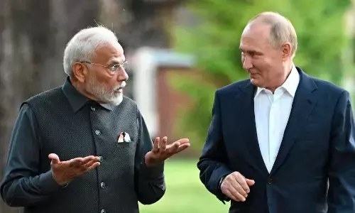 डीजल-पेट्रोल की महंगाई से बचा है भारत, युद्ध से समाधान नहीं, रूसी दौरे पर पीएम मोदी का बड़ा बयान डीजल-पेट्रोल की महंगाई से बचा है भारत, युद्ध से समाधान नहीं, रूसी दौरे पर पीएम मोदी का बड़ा बयान