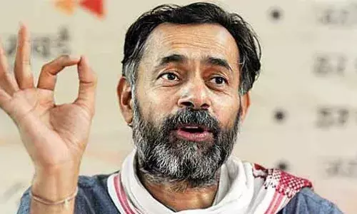 इन्हें इतना तो समझ आ गया कि संविधान से पंगा...! स्वराज इंडिया के सुप्रीमो ने भाजपा पर साधा निशाना