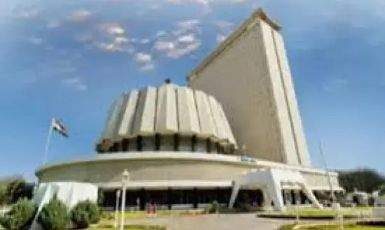 मुंबई में झोपड़पट्टी धारकों के पुनर्वसन के लिए बनेंगे दो लाख नए घर