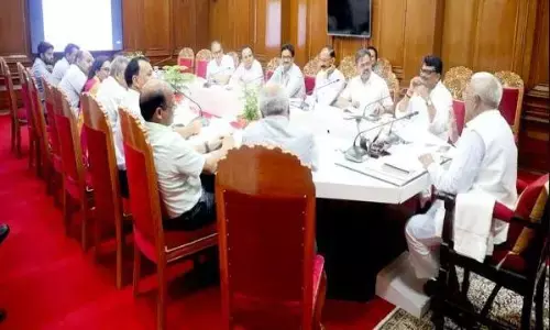 राज्यपाल ने की वनविभाग की गतिविधियों की विस्तृत समीक्षा, बोले - वनाधिकार पट्टा धारकों को मिले पीएम आवास का लाभ