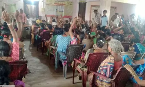ग्रामसभा में शराबबंदी का प्रस्ताव पारित, महिलाओं के निर्णय से शराब विक्रेताओं में मची खलबली ग्रामसभा में शराबबंदी का प्रस्ताव पारित, महिलाओं के निर्णय से शराब विक्रेताओं में मची खलबली