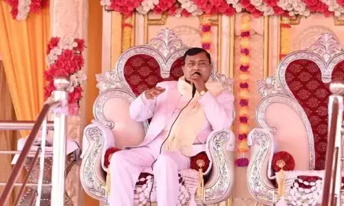 भोले बाबा पर साधु-संत हो रहे नरम, अब प्रशासन पर उठाए सवाल भोले बाबा पर साधु-संत हो रहे नरम, अब प्रशासन पर उठाए सवाल