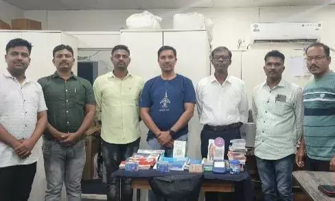90 करोड़ के महादेव ऐप का बीड कनेक्शन, एक गिरफ्तार, 150 एटीएम कार्ड, 100 चेकबुक जब्त