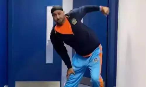 तोबा तोबा सॉन्ग पर हरभजन सिंह को डांस करना पड़ा महंगा,पैरा एथलीट्स ने क्रिकेटर के खिलाफ FIR दर्ज करने की उठाई मांग