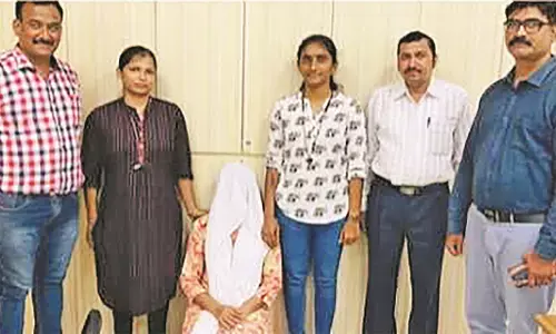 निवेश के नाम पर करोड़ों की धोखाधड़ी के आरोप में वर्धा की महिला डॉक्टर गिरफ्तार निवेश के नाम पर करोड़ों की धोखाधड़ी के आरोप में वर्धा की महिला डॉक्टर गिरफ्तार