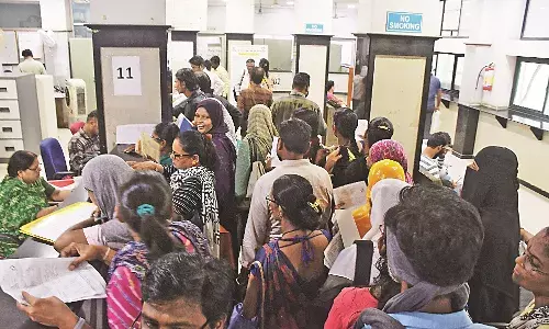 लाड़ली बहन योजना के अब तक मिले 78131 आवेदन , सुबह से कतार में लग रहीं महिलाएं