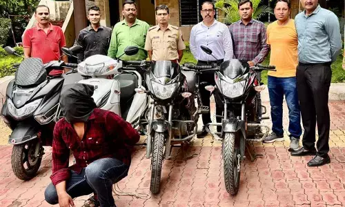 लोगों के दस्तावेजों पर फाइनेंस के नए वाहन बेचने का गोरखधंधा, 1 आरोपी गिरफ्तार लोगों के दस्तावेजों पर फाइनेंस के नए वाहन बेचने का गोरखधंधा, 1 आरोपी गिरफ्तार