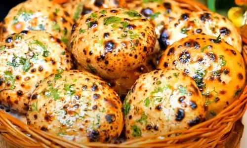 15 मिनट में आटे से बनाएं ढेर सारा चटपटा नाश्ता, टेस्ट में पीज्जा बर्गर को भी छोड़ देगा पीछे 15 मिनट में आटे से बनाएं ढेर सारा चटपटा नाश्ता, टेस्ट में पीज्जा बर्गर को भी छोड़ देगा पीछे