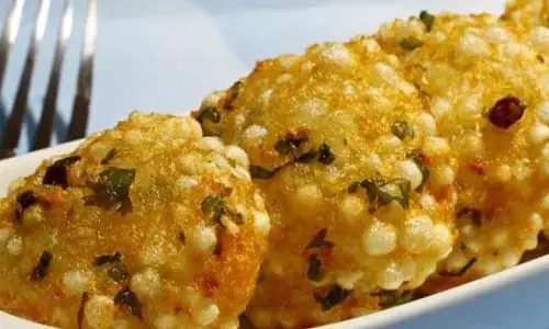 व्रत में है कुछ तीखा और चटपटा खाने का है मन तो बनाएं साबूदाने से बनी ये आसान रेसिपी व्रत में है कुछ तीखा और चटपटा खाने का है मन तो बनाएं साबूदाने से बनी ये आसान रेसिपी