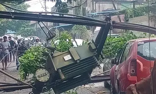 पुराना बगडगंज में बड़ा हादसा टला, बाल-बाल बचे 14 स्कूली बच्चे, खामला में दोपहिया वाहन स्लिप