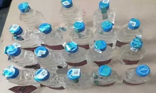 मूल्य से अधिक शराब बिक्री पर रोक लगाये जाने की मांग मूल्य से अधिक शराब बिक्री पर रोक लगाये जाने की मांग