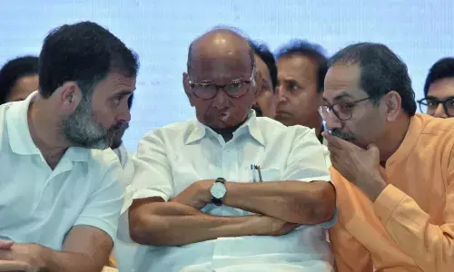 महाविकास अघाडी में फंस रहा है सीट शेयरिंग का मामला, कांग्रेस और उद्धव ठाकरे की मांग पर मचा कोहराम महाविकास अघाडी में फंस रहा है सीट शेयरिंग का मामला, कांग्रेस और उद्धव ठाकरे की मांग पर मचा कोहराम