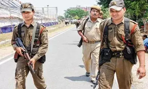 असम में आतंकवादियों और पुलिस के बीच हुई मुठभेड़, 3 उग्रवादी मारे गए, 3 जवान घायल असम में आतंकवादियों और पुलिस के बीच हुई मुठभेड़, 3 उग्रवादी मारे गए, 3 जवान घायल