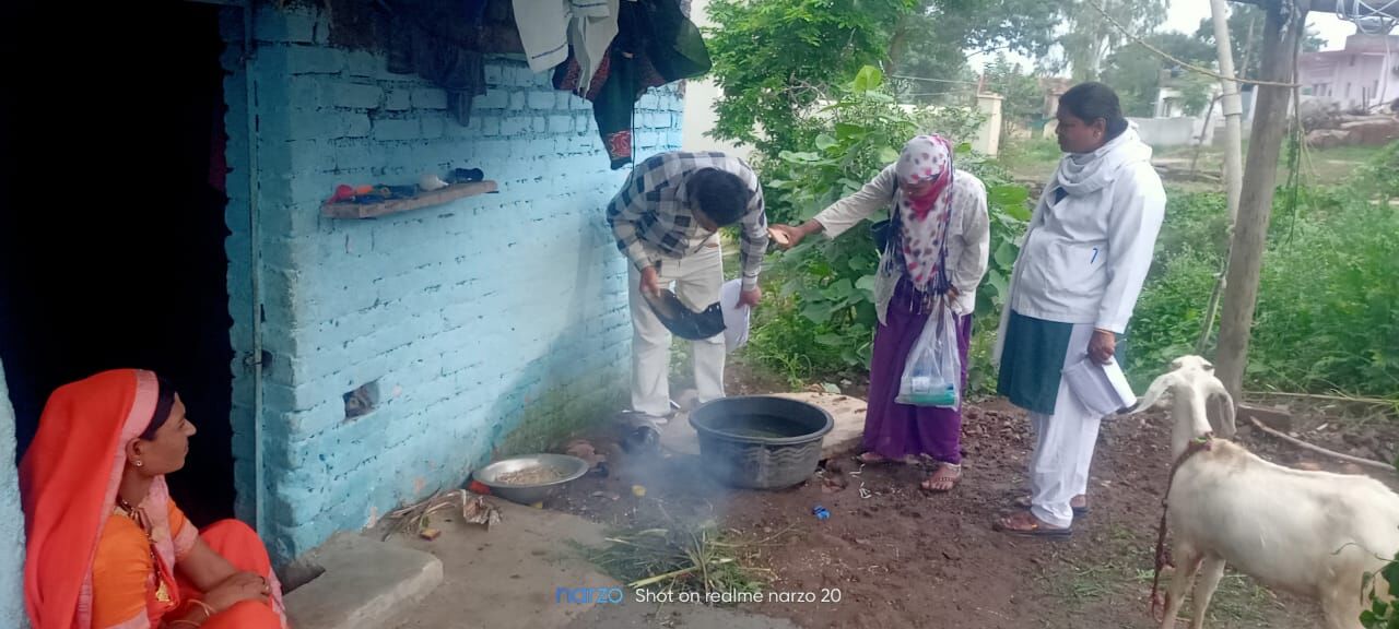 जिले में पैर पसार रहा डेंगू, उमरेठ में दो दर्जन से अधिक बीमार, एक महिला की मौत से गांव में दहशत