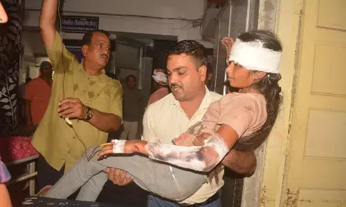 बगदरा घाटी में पलटी ट्रैक्टर-ट्रॉली, 2 की मौत, 35 से ज्यादा घायल, सभापुर के बडख़ेरा से बच्चे का मुंडन कराने जा रहे थे चित्रकूट