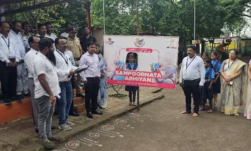 नारकीय यातनाओं से घिरे आदिवासियों  की समस्याओं से रूबरू हुए कलेक्टर कटियार