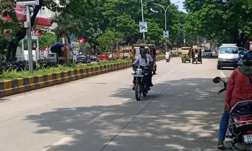 मौसम विभाग हुआ फेल,  भारी बारिश की चेतावनी बेअसर,  निकल आई धूप मौसम विभाग हुआ फेल,  भारी बारिश की चेतावनी बेअसर,  निकल आई धूप