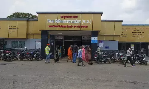 नियमित आपूर्ति न होने से मरीजों को नहीं मिलती एक्स-रे फिल्म नियमित आपूर्ति न होने से मरीजों को नहीं मिलती एक्स-रे फिल्म