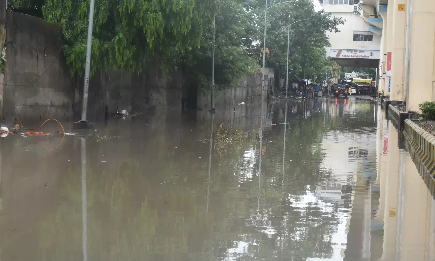 मूसलाधार बारिश ने किया पानी-पानी, निचली बस्तियां जलमग्न, प्रशासन के दावों की खुली पोल