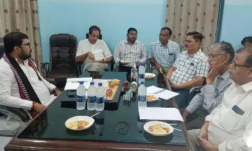 हर मोहल्ले में मिल रहे संक्रमित, रेपिड जांच को नहीं मान रहा विभाग, स्वास्थ्य विभाग के मुताबिक जिलेभर में सिर्फ ३६ पॉजिटिव