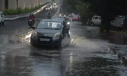 दाे दिन की बारिश से बेहाल हुई संतरा नगरी, निचली बस्तियों में अभी भी भरा है पानी दाे दिन की बारिश से बेहाल हुई संतरा नगरी, निचली बस्तियों में अभी भी भरा है पानी