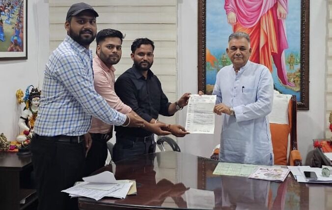 नेक्स्ट परीक्षा नियम में संशोधन हेतु नीमा छात्र संगठन ने आयुष मंत्री को सौंपा ज्ञापन