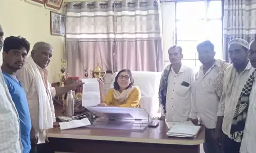 शिक्षा का बिगड़ा हाल , 160 विद्यार्थियों को पढ़ा रहे मात्र दो शिक्षक शिक्षा का बिगड़ा हाल , 160 विद्यार्थियों को पढ़ा रहे मात्र दो शिक्षक