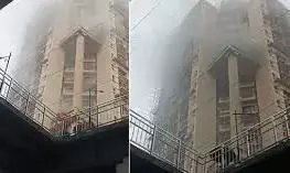 बोरीवली के कनकिया समर्पण इमारत में आग, एक बुजुर्ग की मौत, तीन घायल