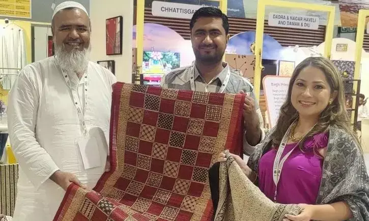 46वें सत्र में मध्यप्रदेश की बाघ प्रिंट हस्तकला का सजीव प्रदर्शन