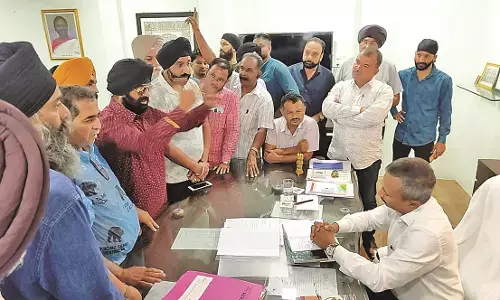 10 करोड़ रुपए की हर माह हो रही है अवैध वसूली, मंत्री तक जा रहा है पैसा