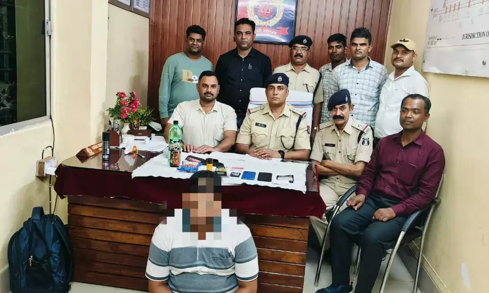 पहले नशीली चीज देकर बेहोश किया, फिर लूट लिया यात्री का सामान