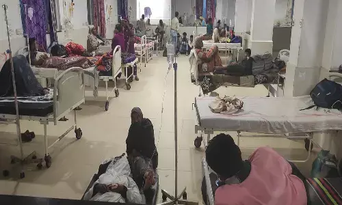 उल्टी-दस्त पीड़ितों से वार्ड फुल, डेंगू के मरीज भी तेजी से बढ़ रहे उल्टी-दस्त पीड़ितों से वार्ड फुल, डेंगू के मरीज भी तेजी से बढ़ रहे